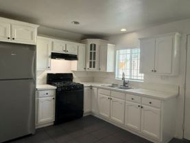 4163 1/2 S Budlong Ave - Photo 1 of 1