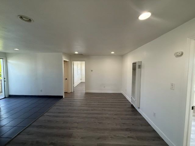 4163 1/2 S Budlong Ave #4063-5 - Photo 3 of 9