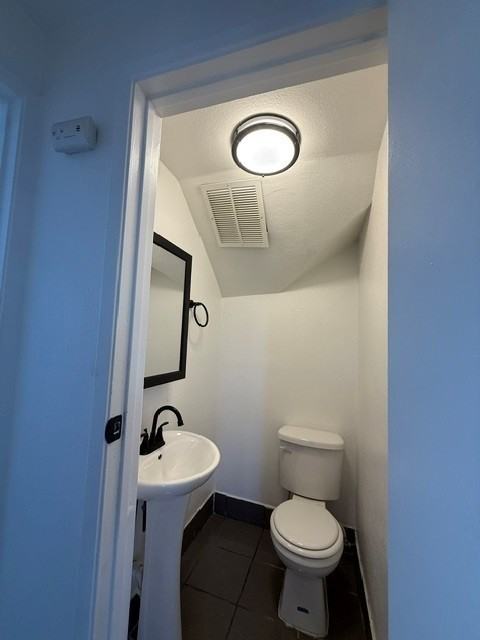 4163 1/2 S Budlong Ave #4063-5 - Photo 4 of 9