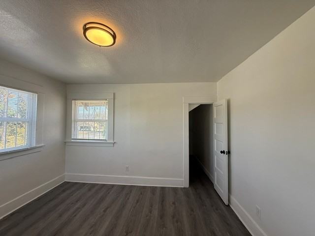 4163 1/2 S Budlong Ave #4063-5 - Photo 7 of 9