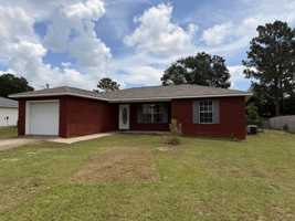featured image of 7212 Bogey Ln