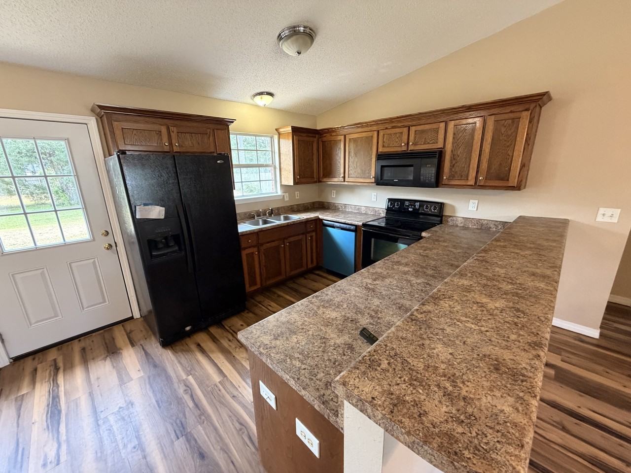 7212 Bogey Ln - Photo 3 of 14