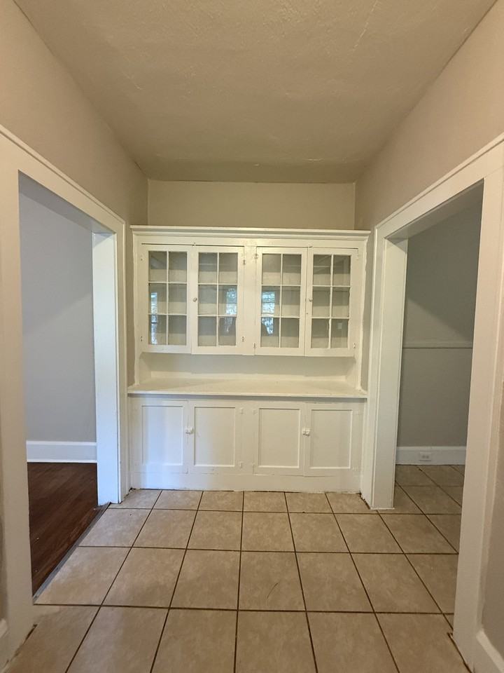 4905 Court M #1 - Photo 4 of 10