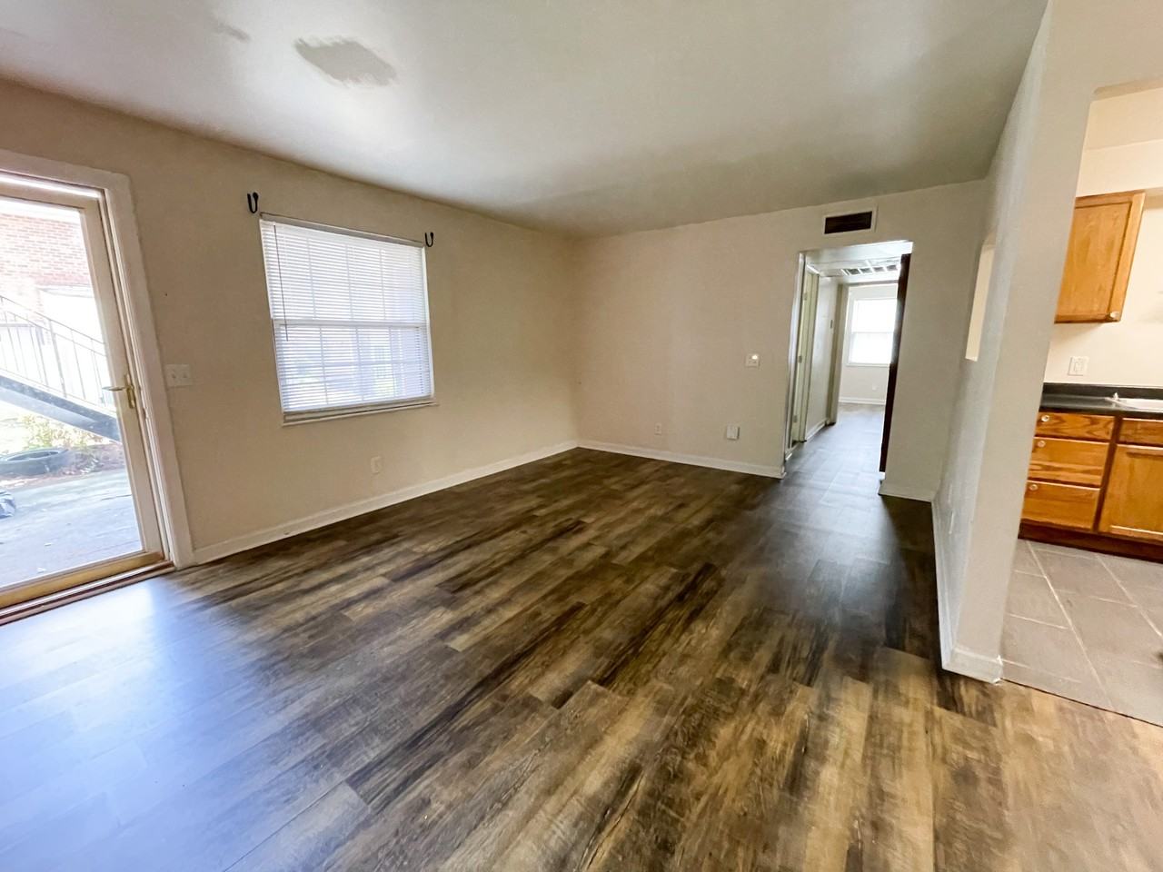 425 Cambout St #1 - Photo 3 of 11