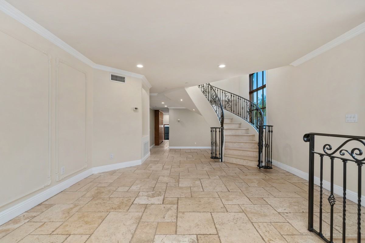 148 W Marquita #B - Photo 7 of 33