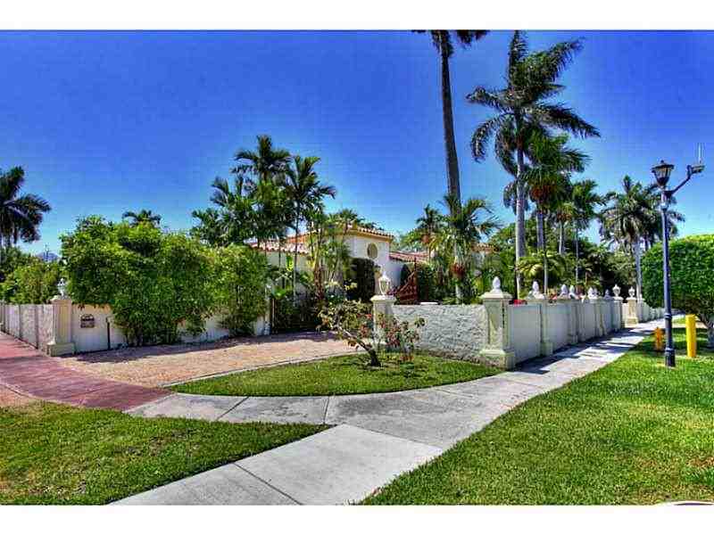 5185 N Bay Rd - Photo 3 of 8