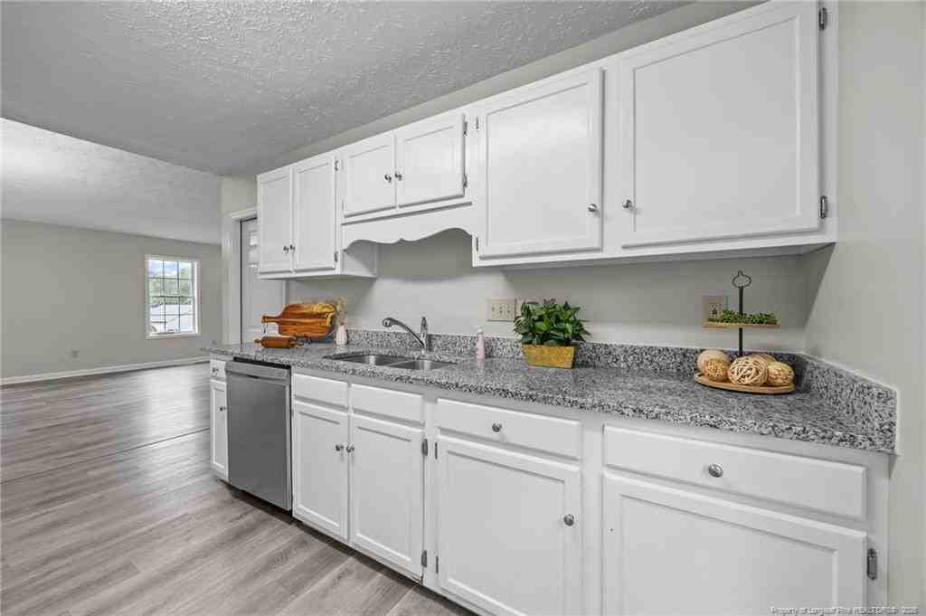 1421 Matilda Ct #1 - Photo 6 of 17