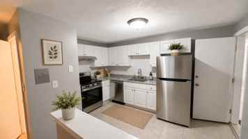 featured image of 32 Bradford St