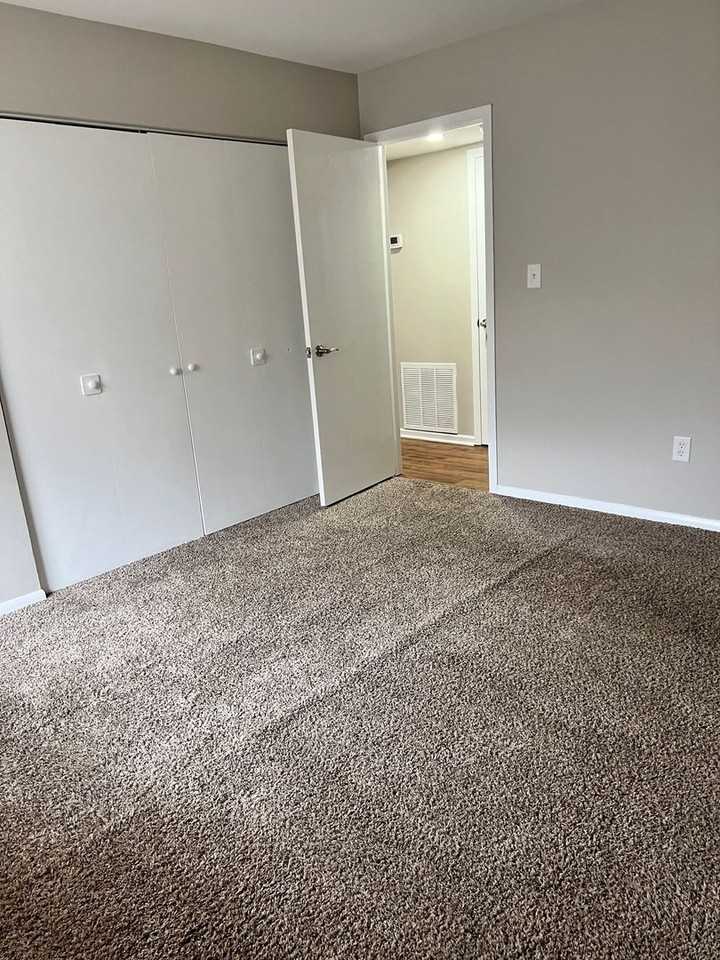 127 Abbey Ln - Photo 5 of 11