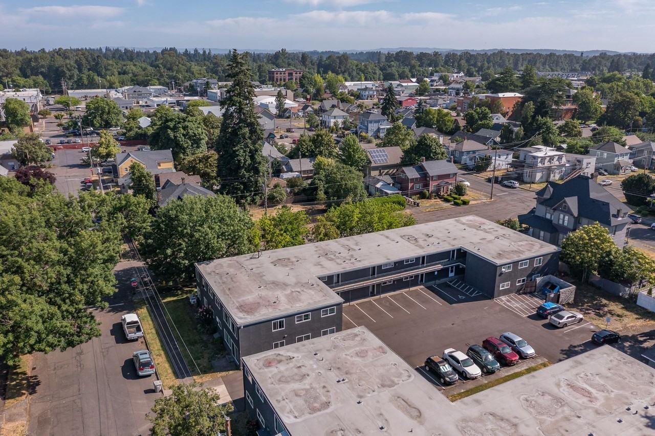 208 5th Ave Se #203 - Photo 7 of 50