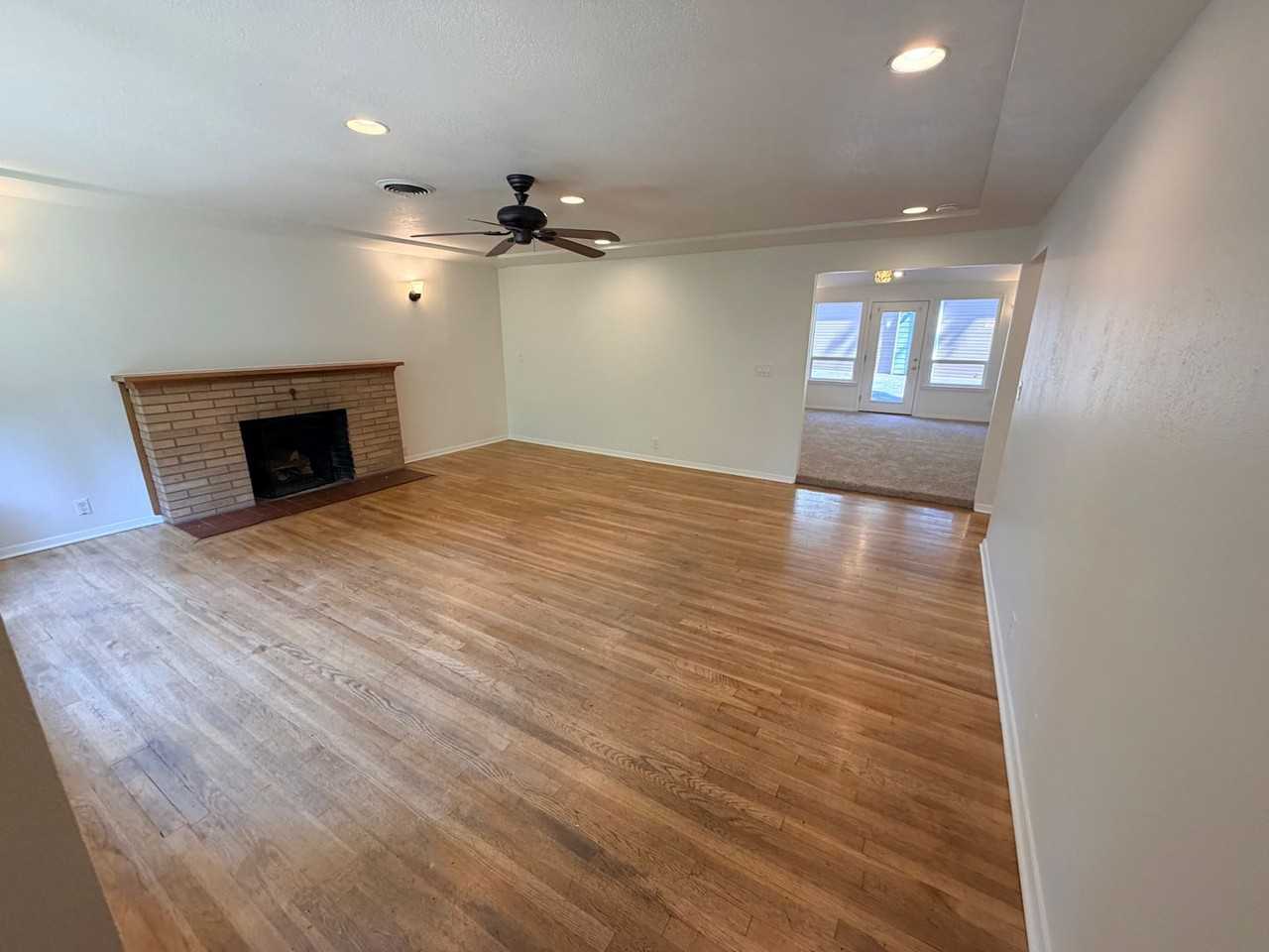 9938 SW TERWILLIGER BLVD. - Photo 3 of 45