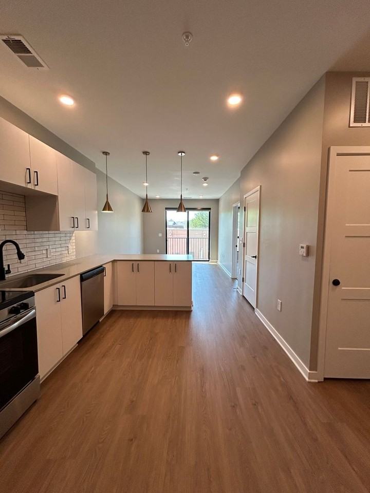 1440 S 13th St #505 - Photo 3 of 19