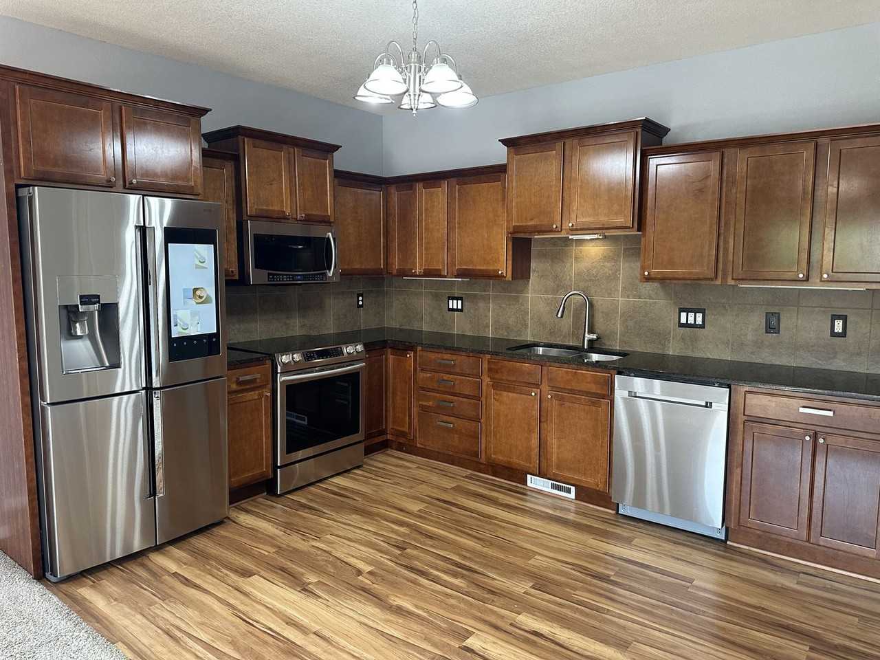 223 Ne 45th Ln - Photo 2 of 22
