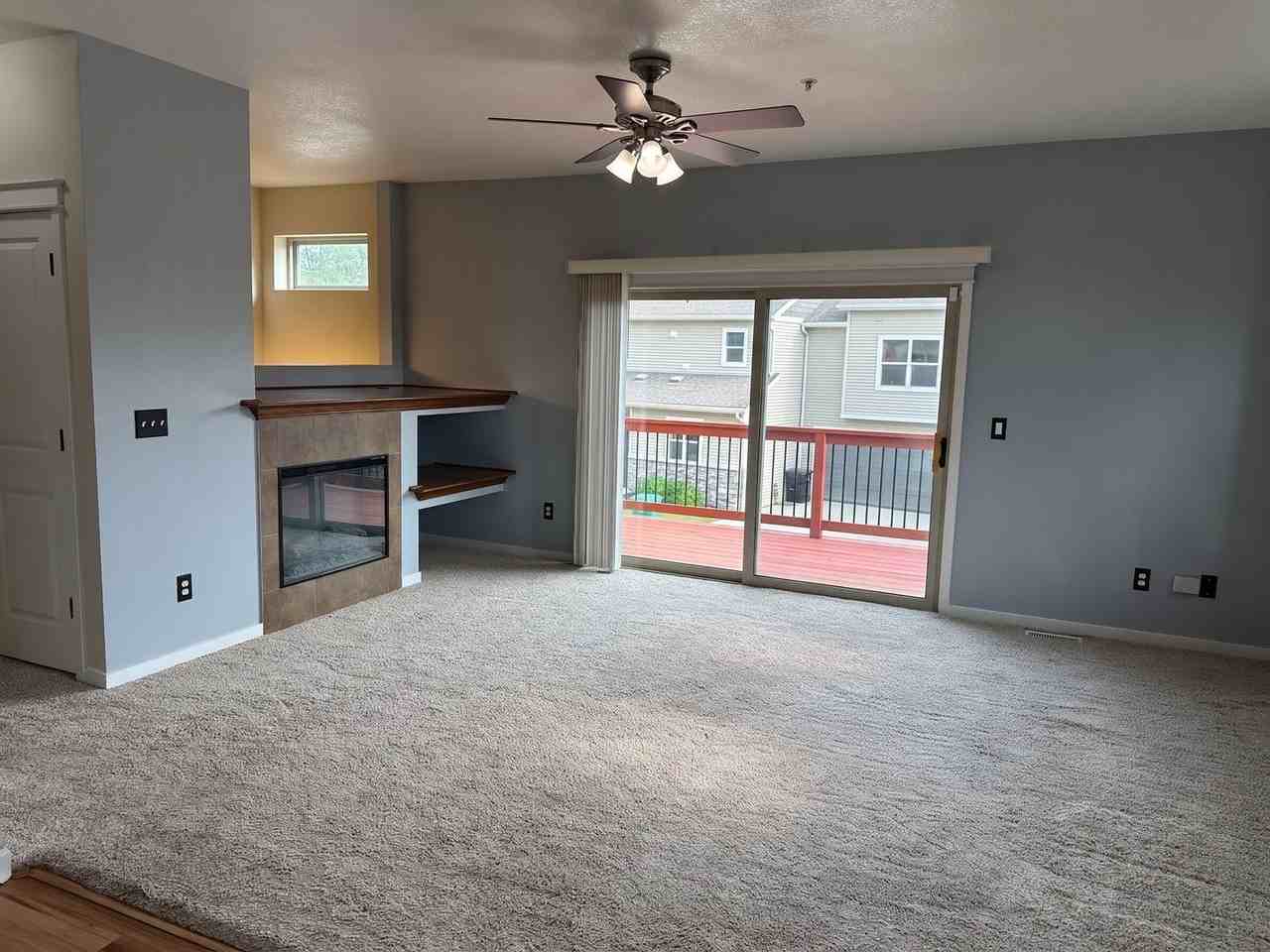 223 Ne 45th Ln - Photo 4 of 22