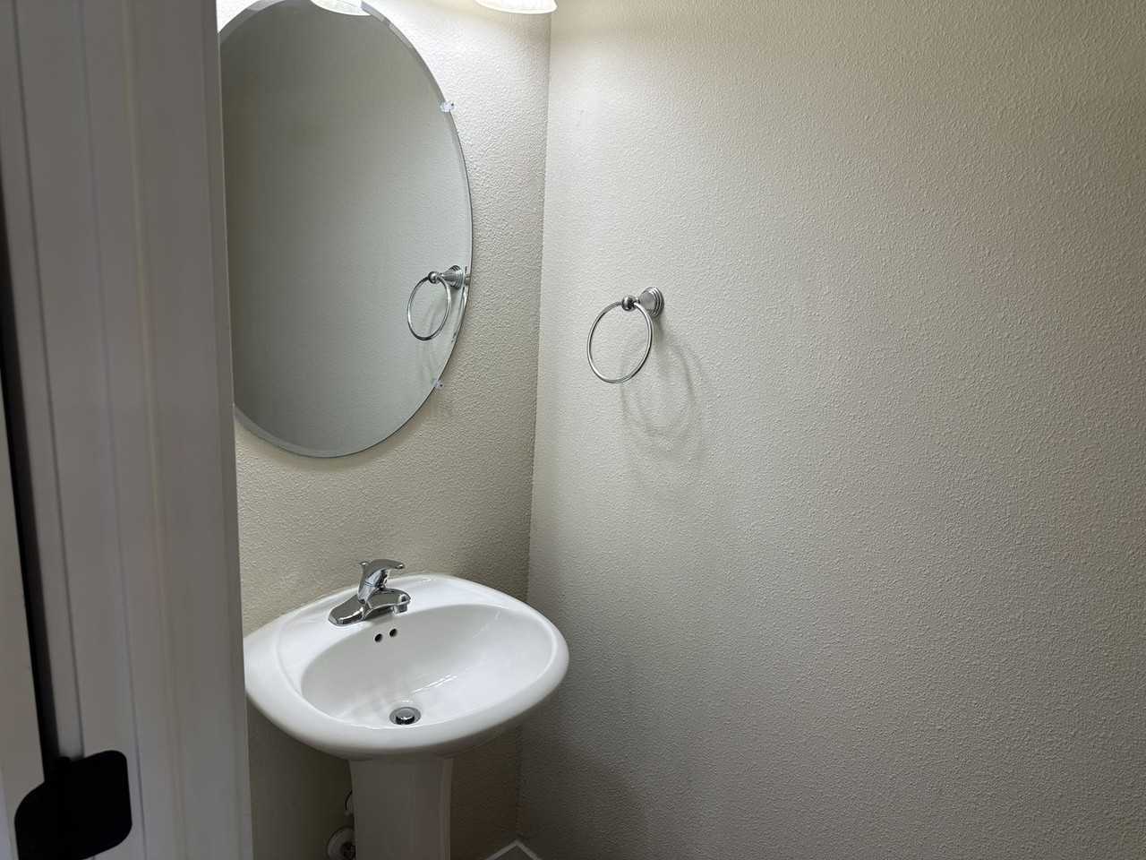 223 Ne 45th Ln - Photo 6 of 22