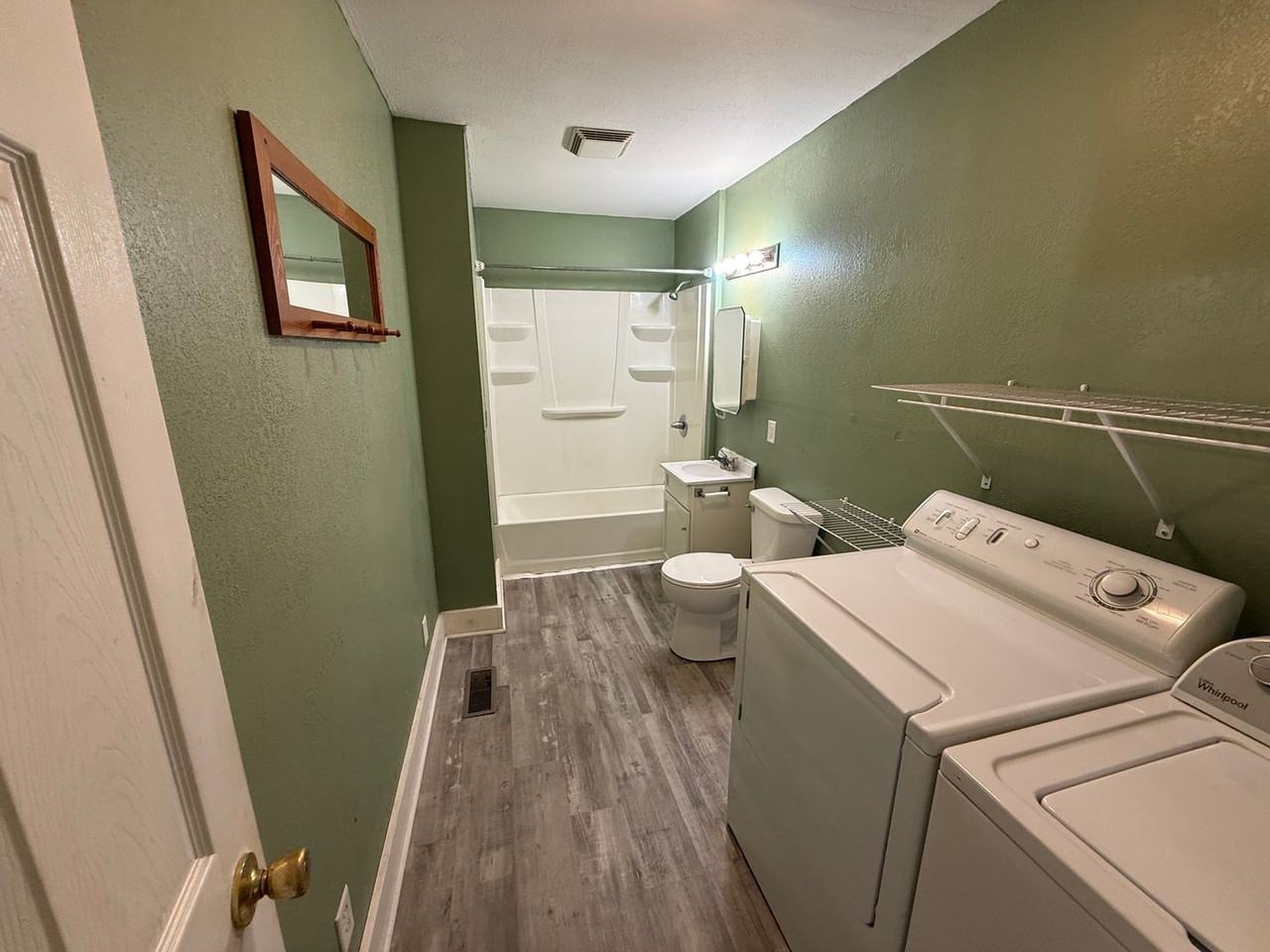 1608 Virginia St - Photo 6 of 8
