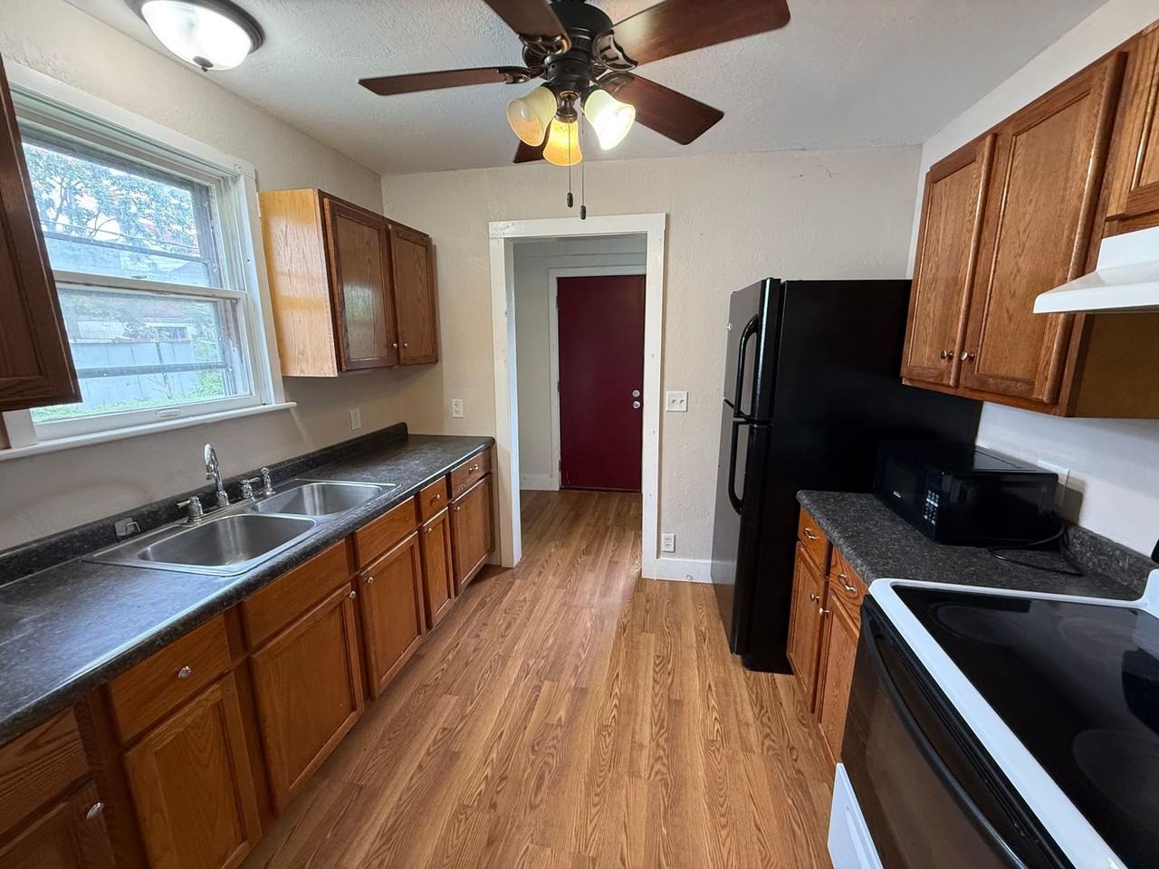 1608 Virginia St - Photo 7 of 8