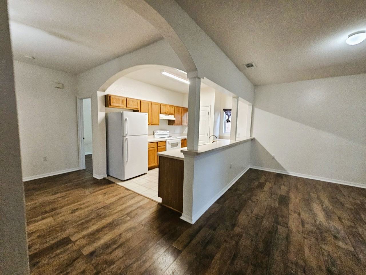 1004 Park Central Cir - Photo 6 of 15