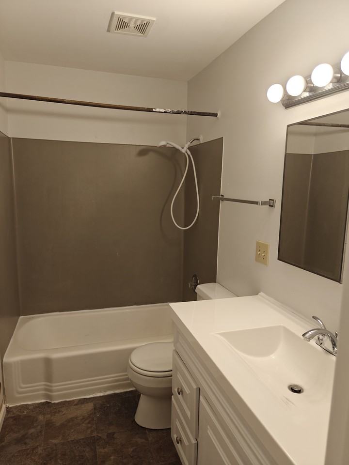 8450 Delridge Way SW #3E - Photo 4 of 8