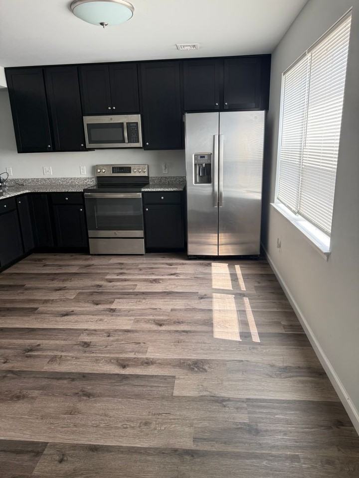 138 Delano Dr - Photo 5 of 32