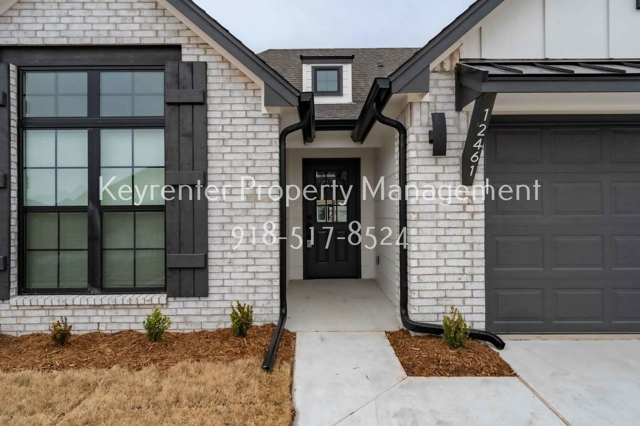 12461 S Lakewood Ave - Photo 3 of 42