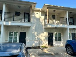 featured image of 307 N Henry St