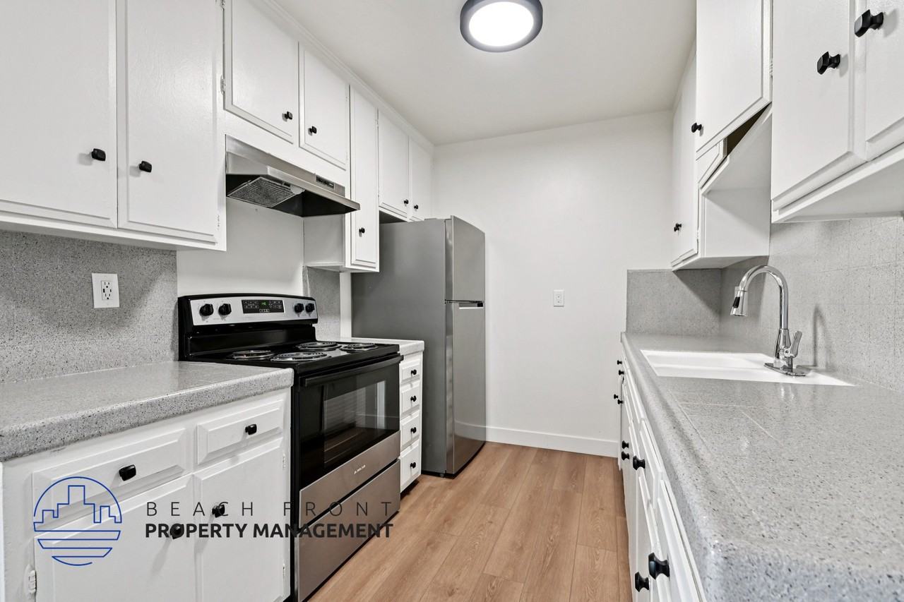 1105 N. Flower St. - Photo 3 of 20