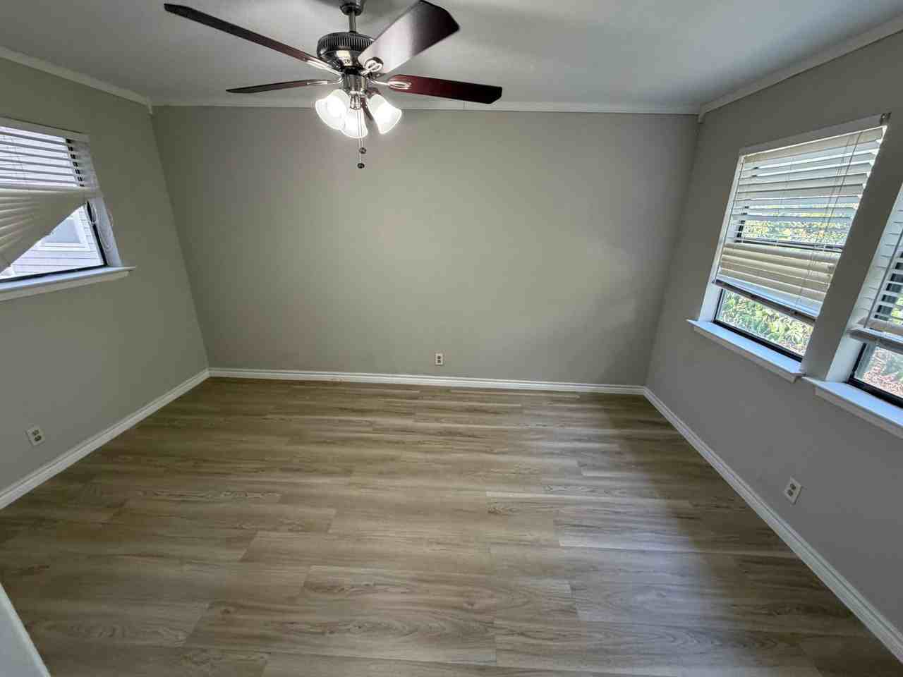 5829 Phoenix Dr - Photo 6 of 16