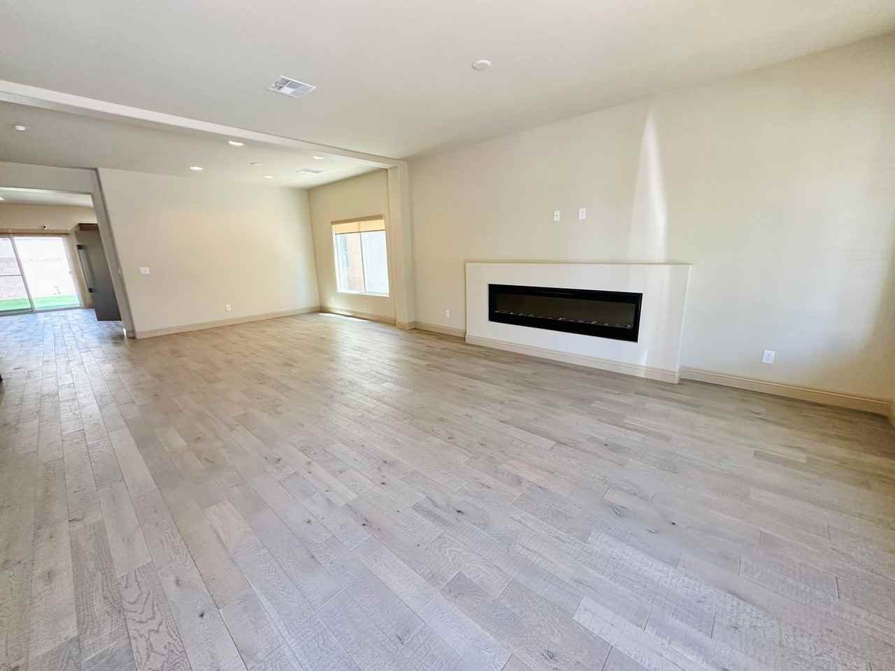 9842 Russian Hill St - Photo 3 of 50