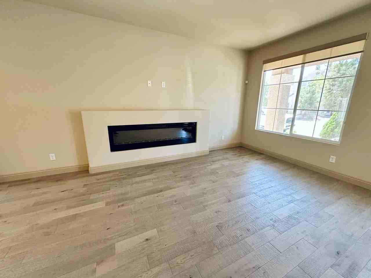 9842 Russian Hill St - Photo 6 of 50