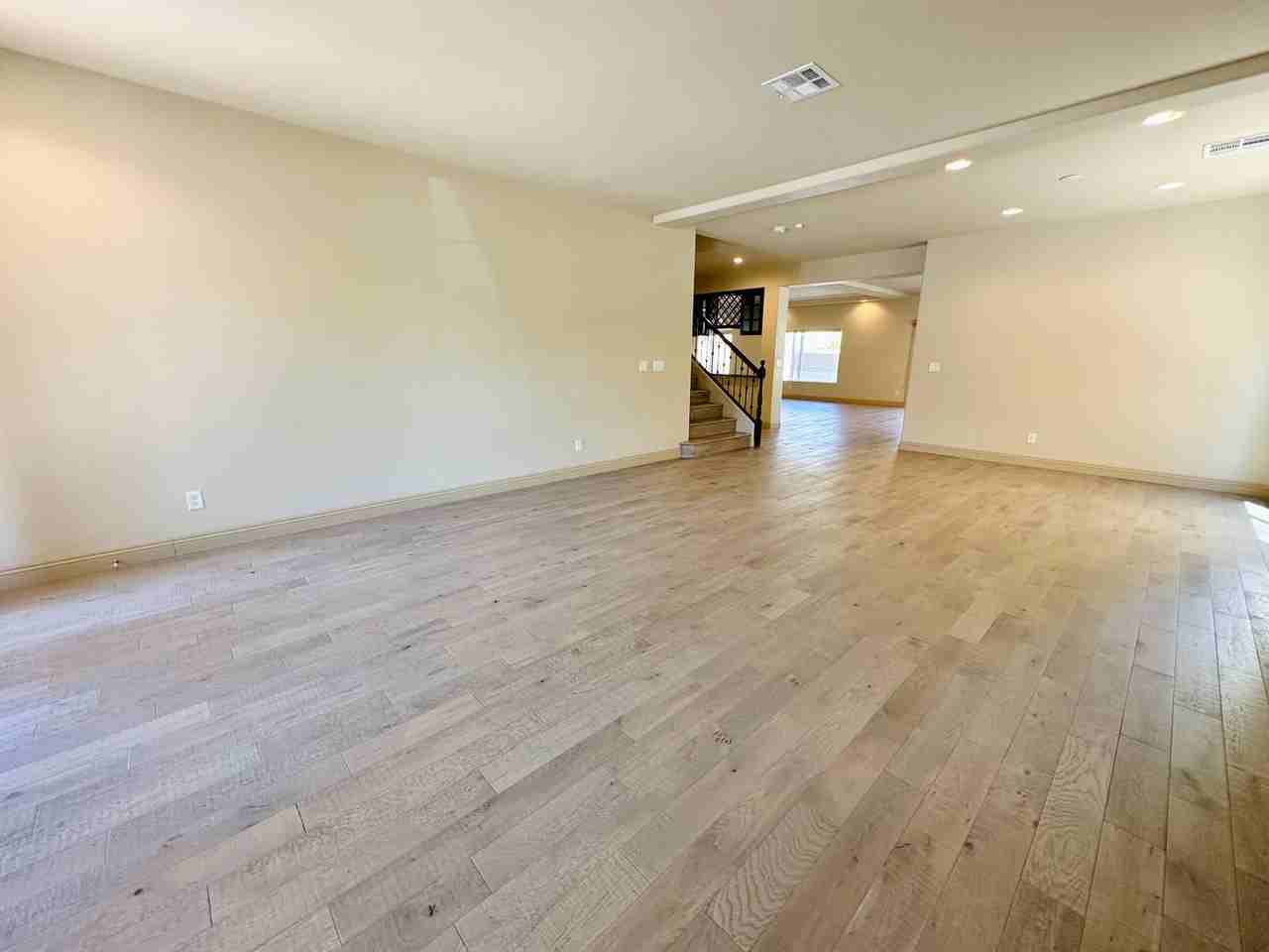 9842 Russian Hill St - Photo 7 of 50