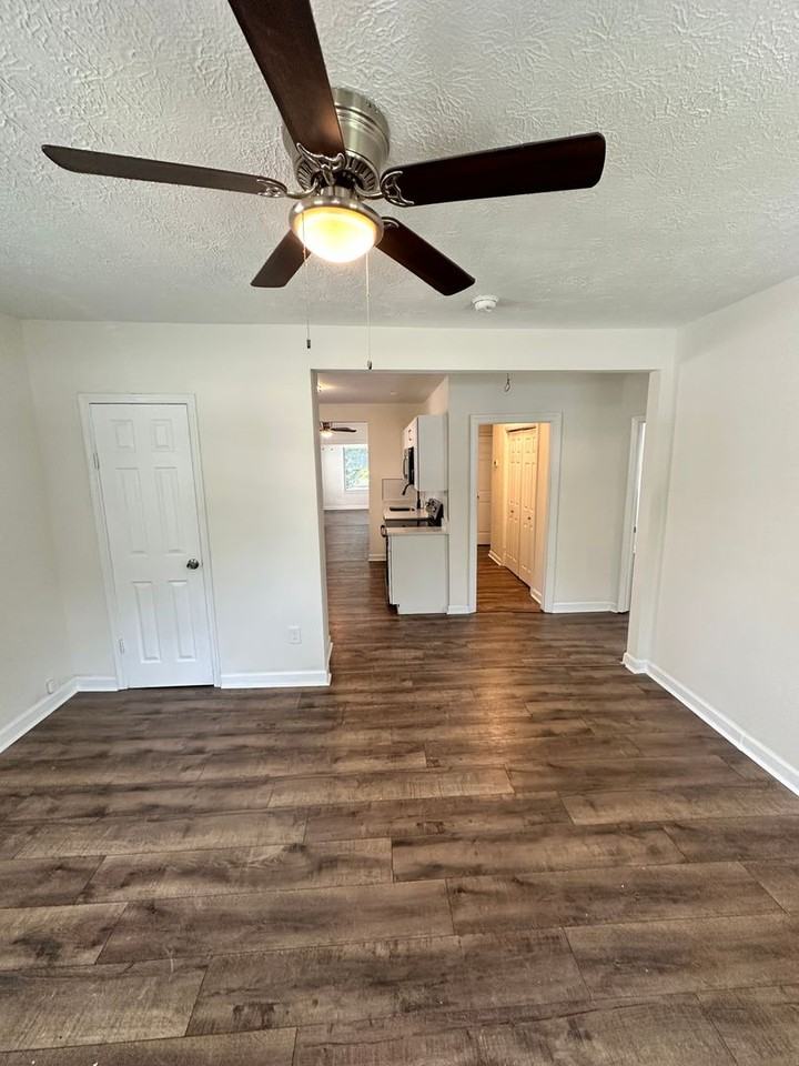 227 Settlers Landing Rd - Photo 2 of 14