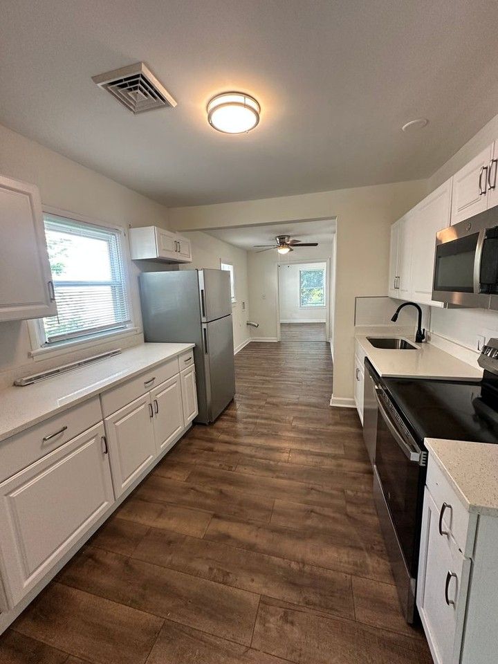 227 Settlers Landing Rd - Photo 5 of 14