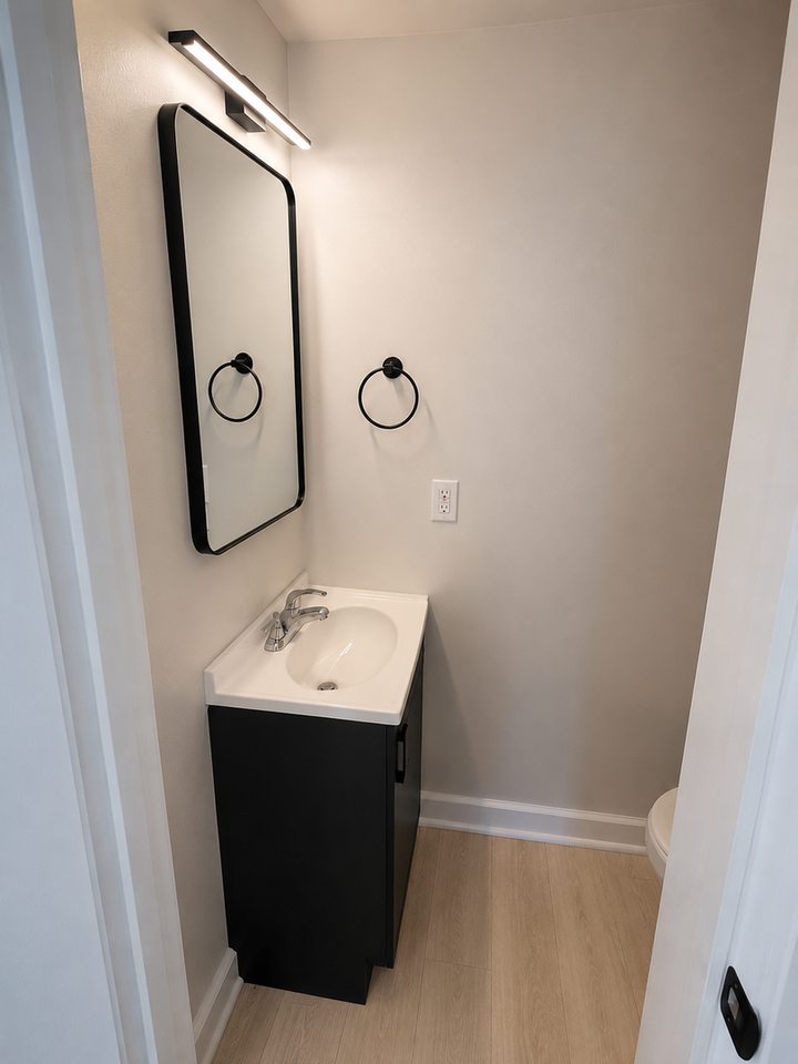 1823 Charles Ct - Photo 3 of 11