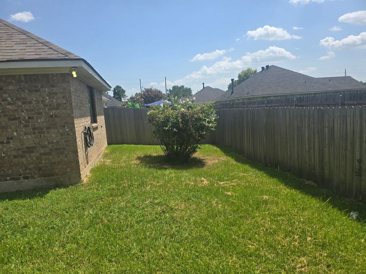 5024 General Polk Dr - Photo 5 of 40