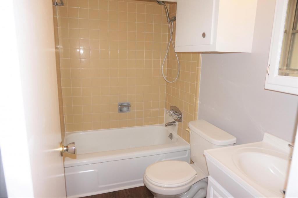 202 Brenda Dr - Photo 5 of 6
