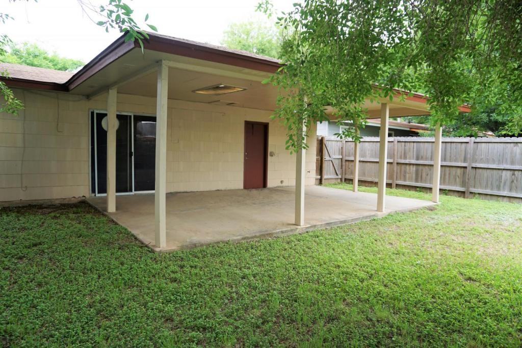 202 Brenda Dr - Photo 6 of 6