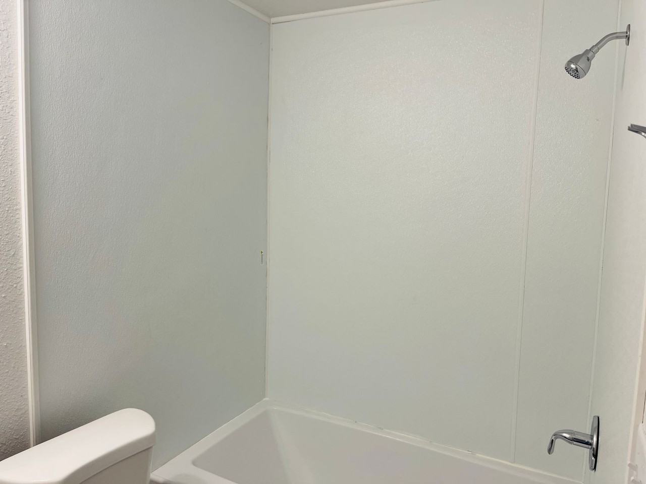 921 E 4th St #14 - Photo 4 of 12