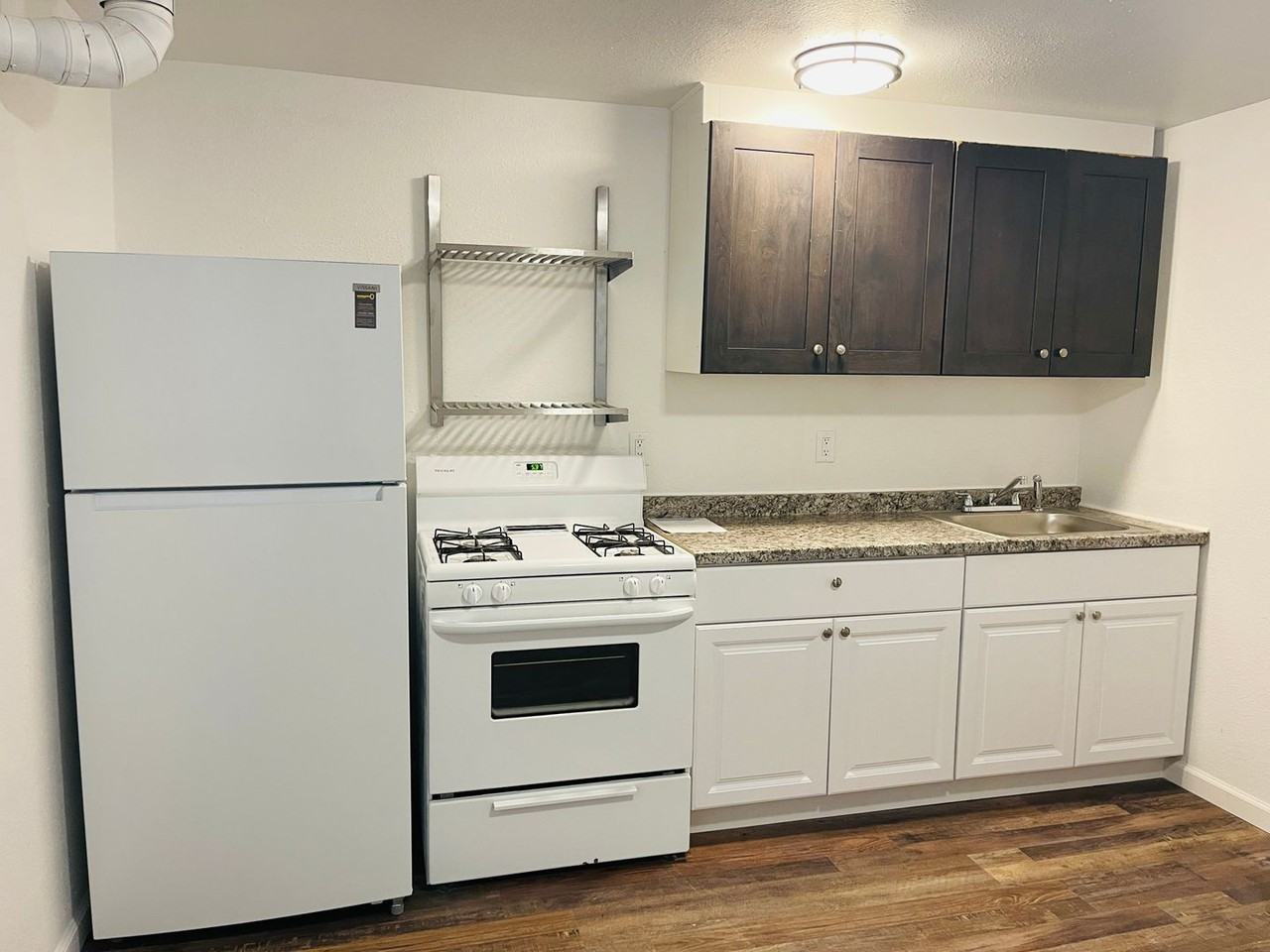 921 E 4th St #14 - Photo 6 of 12