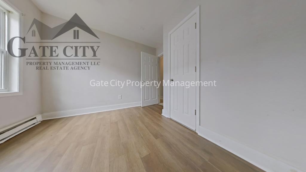 341 Ennis St Apt B - Photo 6 of 11