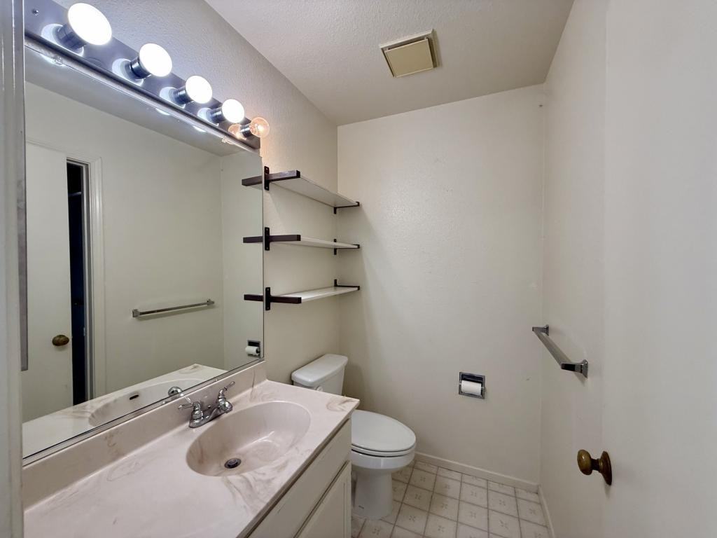 407 N 1st Ave - Photo 4 of 11