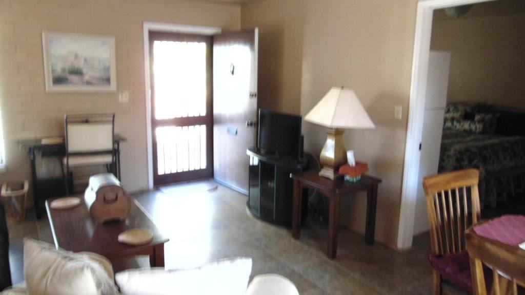 445 S Paseo Sarta - Photo 5 of 15