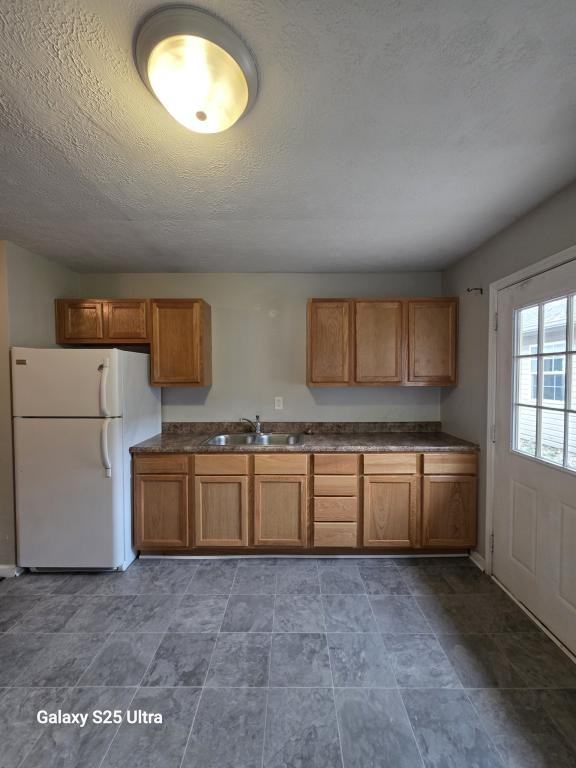 2522 N Armstrong St - Photo 2 of 12