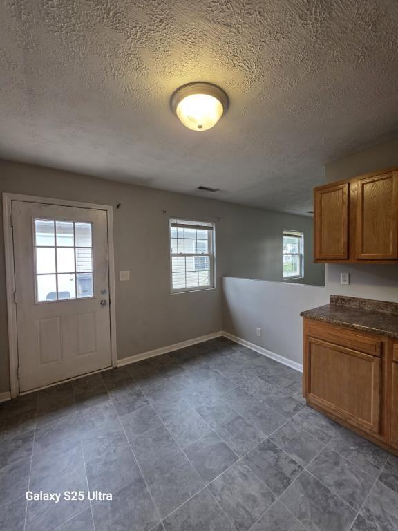 2522 N Armstrong St - Photo 3 of 12