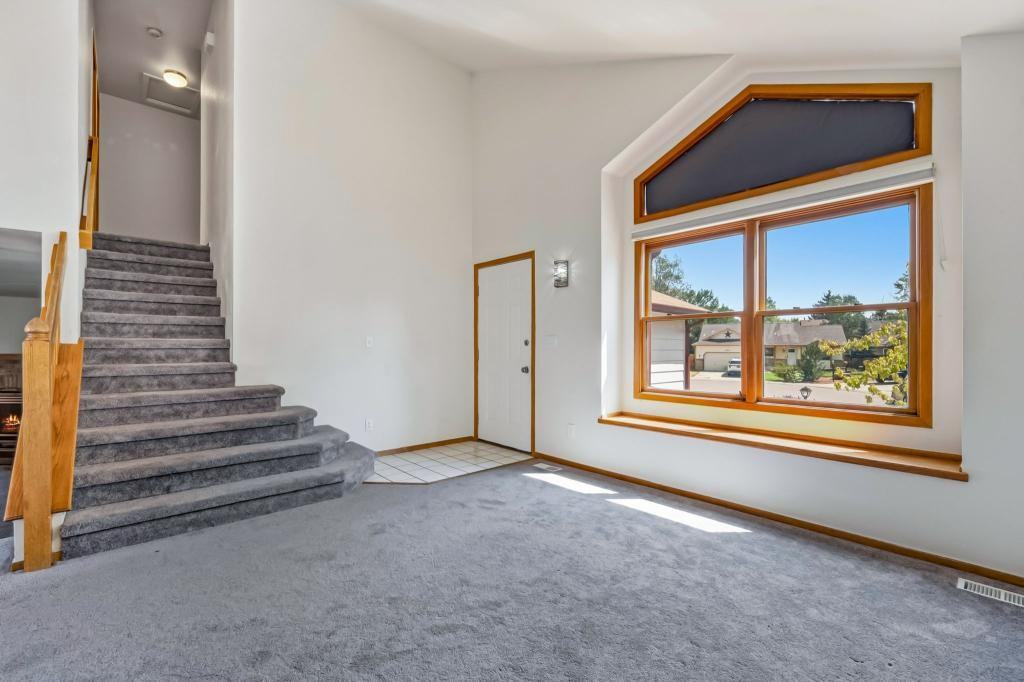 1857 Winchester Ct - Photo 4 of 19