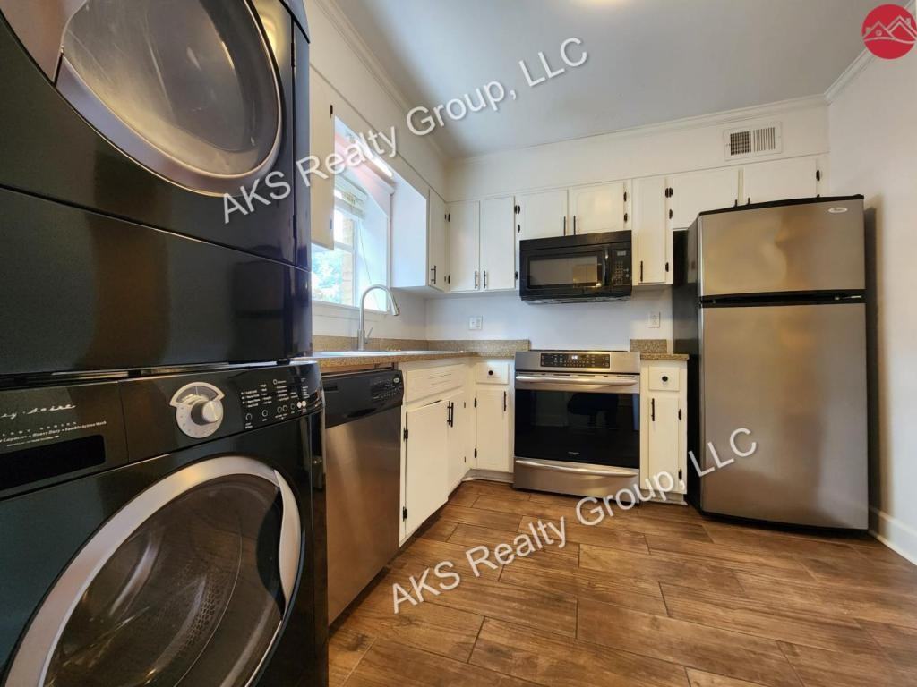 2136 16th Ave S - Photo 6 of 11