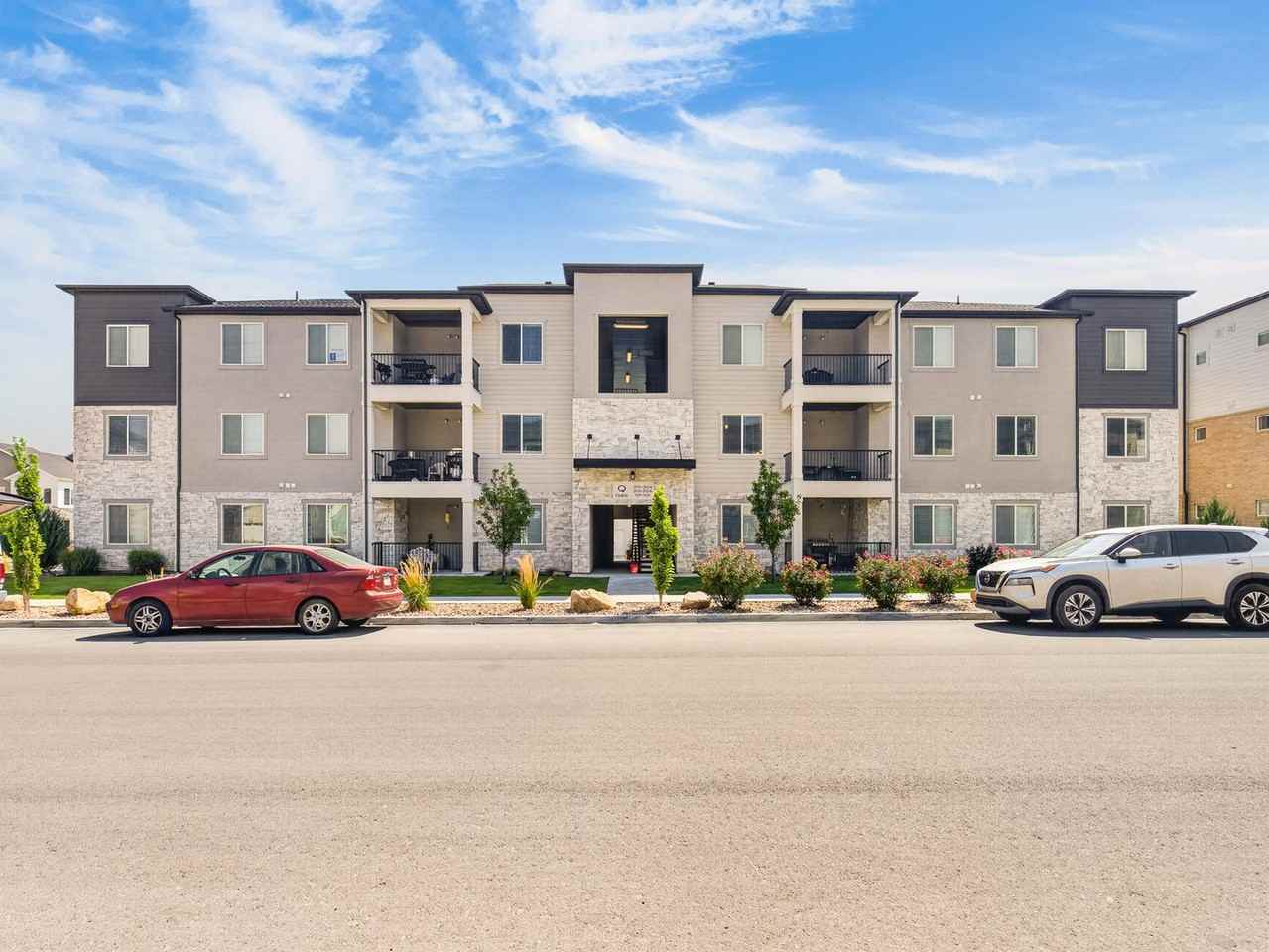 1386 N 3830 W - Photo 2 of 40