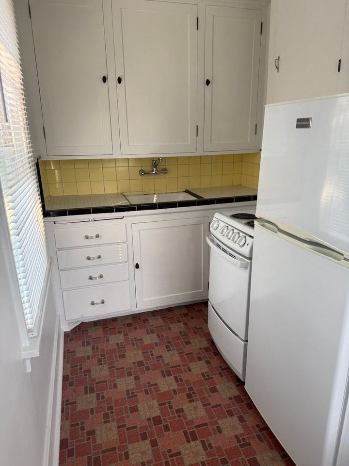 College Hill Living! - Photo 5 of 27