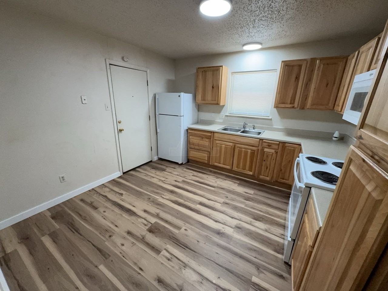 304 N 6th St - Photo 7 of 29