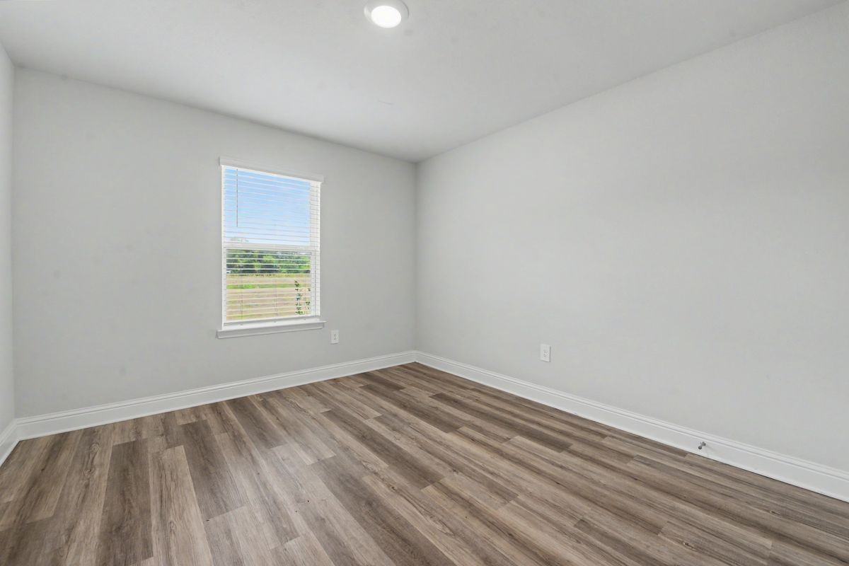 107 Mill St - Photo 4 of 35